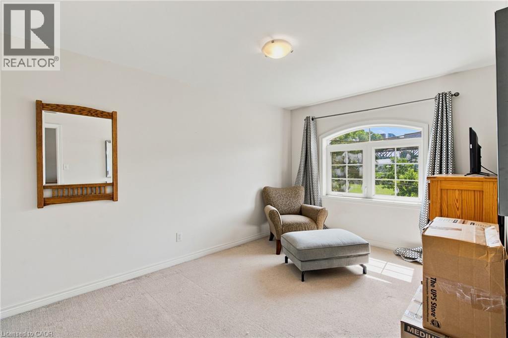 1069 Beach Boulevard, Hamilton, ON - Indoor
