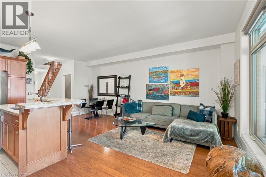 1069 Beach Boulevard, Hamilton, ON - Indoor