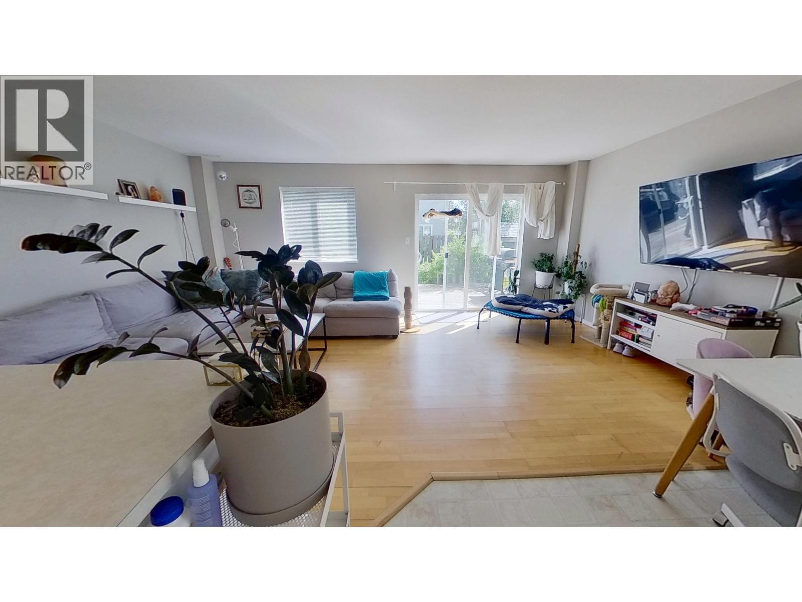 9703 93 Street, Fort St. John, BC - Indoor Photo Showing Living Room
