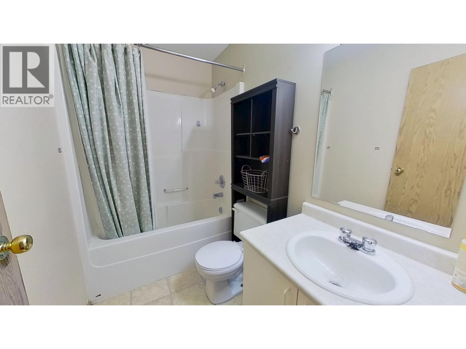 9703 93 Street, Fort St. John, BC - Indoor Photo Showing Bathroom