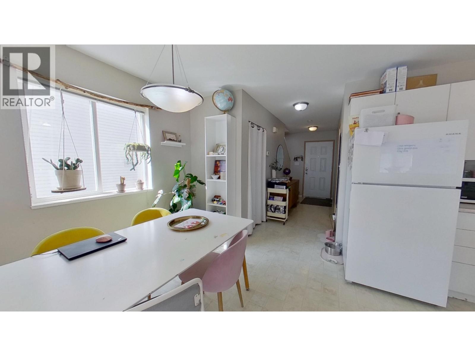 9703 93 Street, Fort St. John, BC - Indoor Photo Showing Kitchen