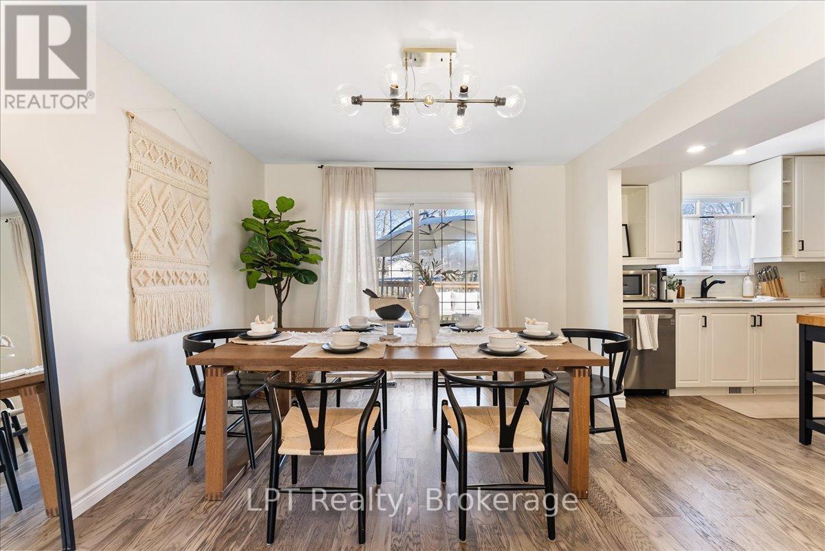 154 Beach Road, Georgina (Keswick North), ON - Indoor Photo Showing Dining Room
