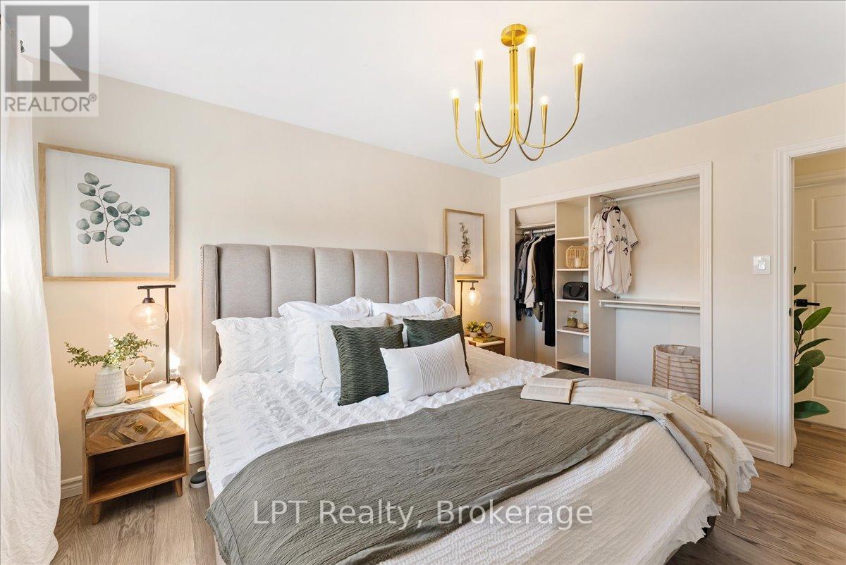 154 Beach Road, Georgina (Keswick North), ON - Indoor Photo Showing Bedroom