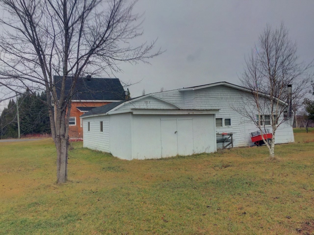 Garage - 32 Av. Duret, Paspébiac, QC - Outdoor