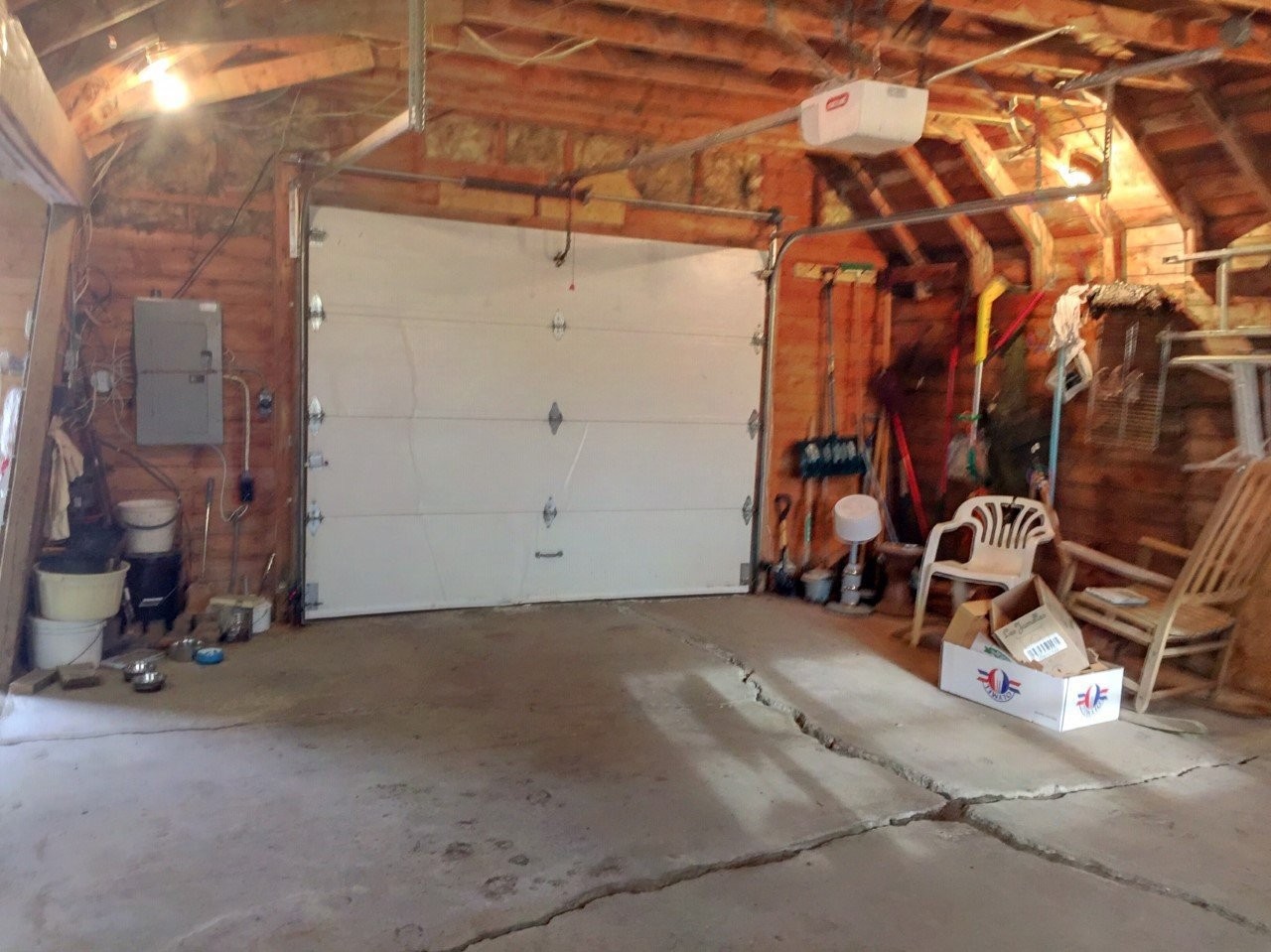 Garage - 32 Av. Duret, Paspébiac, QC - Indoor Photo Showing Garage