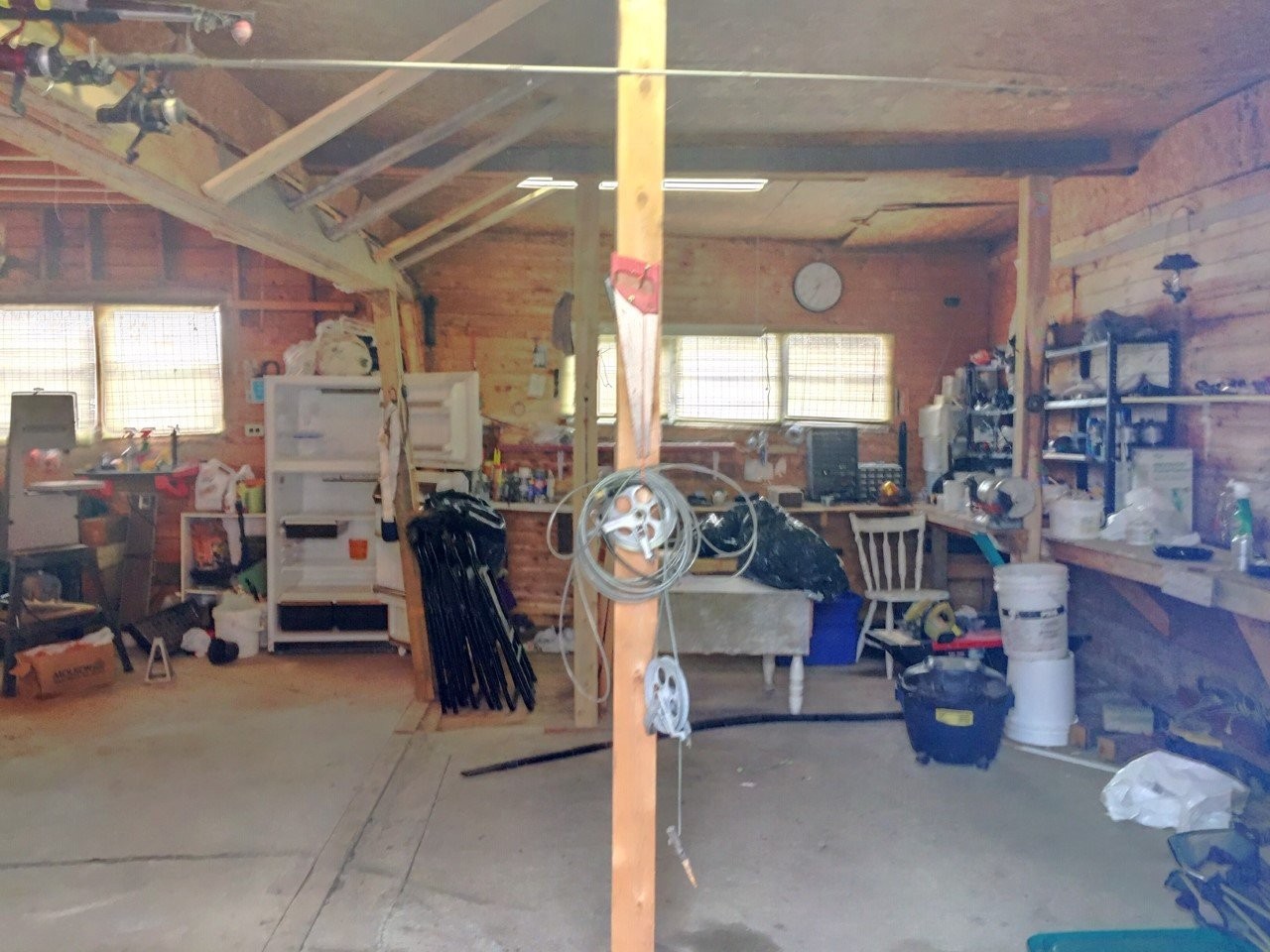 Garage - 32 Av. Duret, Paspébiac, QC - Indoor Photo Showing Other Room