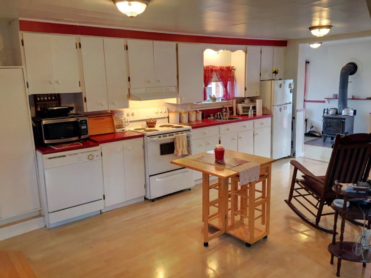 Kitchen - 32 Av. Duret, Paspébiac, QC - Indoor Photo Showing Kitchen