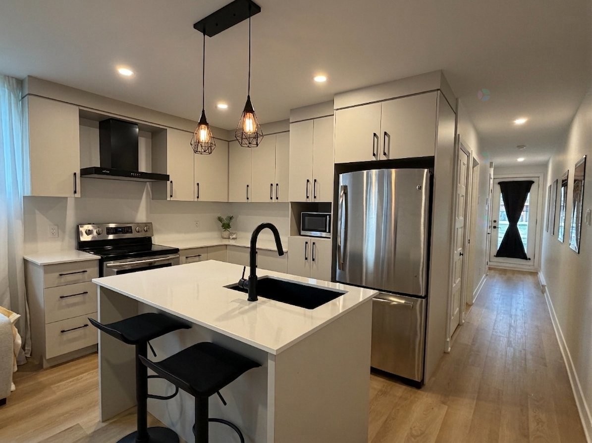 Kitchen - 101-10 Rue Marie-Rose, Salaberry-De-Valleyfield, QC - Indoor Photo Showing Kitchen With Upgraded Kitchen