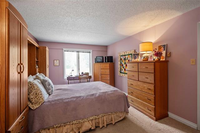 201-85 Swindon Way, Winnipeg, MB - Indoor Photo Showing Bedroom