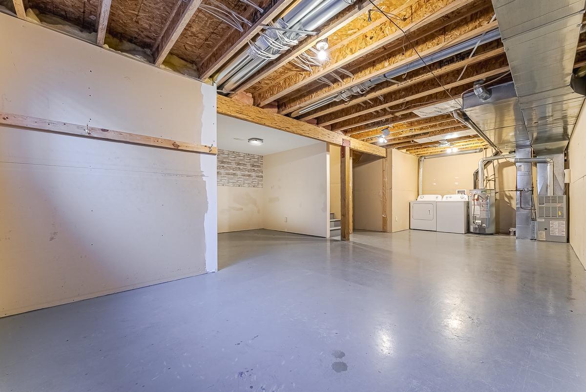 20-1920 Hugh Allan Drive, Kamloops, BC - Indoor Photo Showing Basement