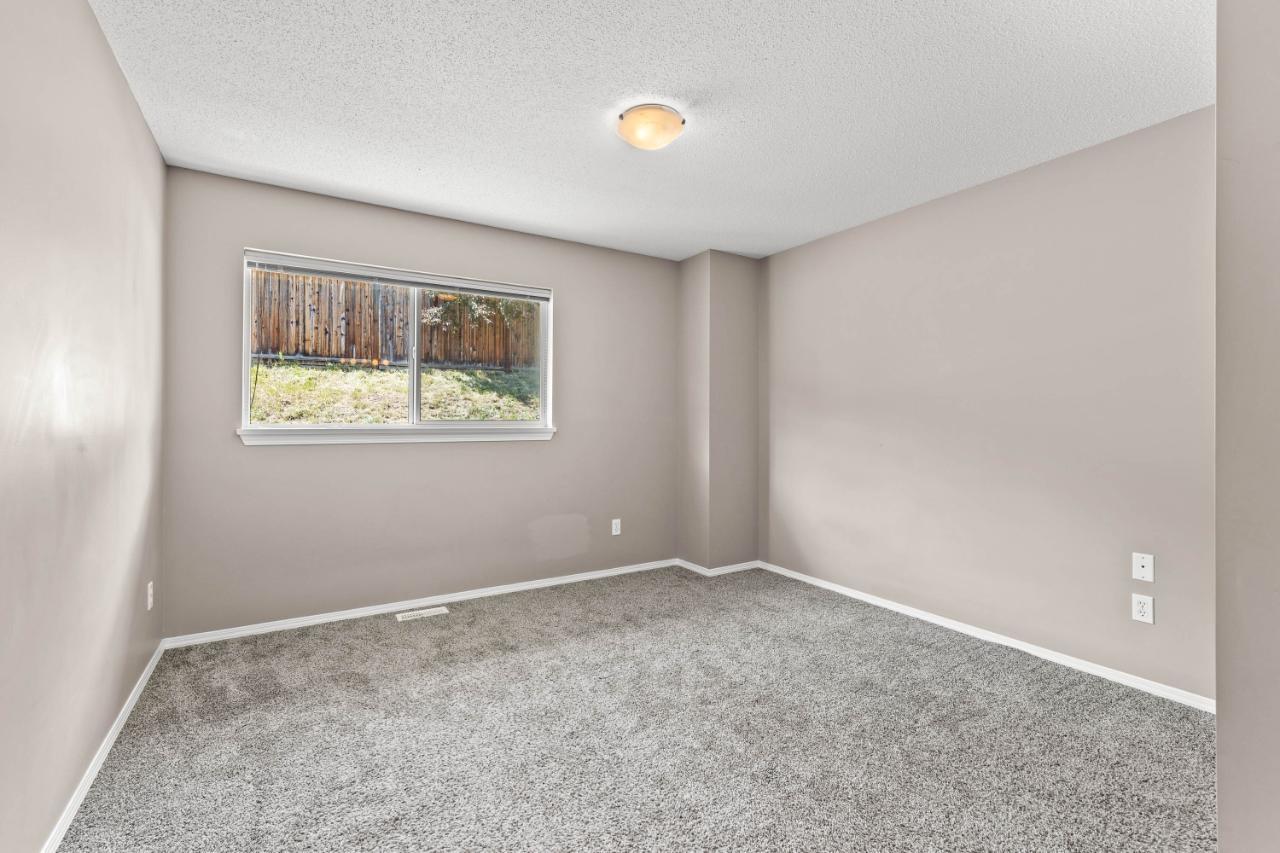 19-1920 Hugh Allan Drive, Kamloops, BC - Indoor Photo Showing Other Room