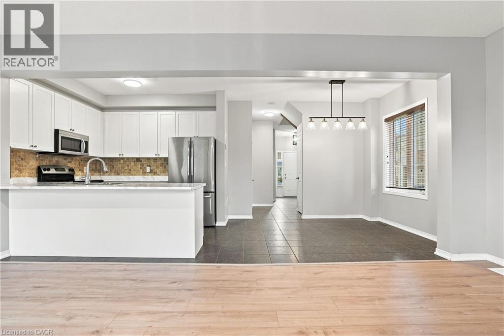 5065 Serena Drive, Beamsville, ON - Indoor Photo Showing Kitchen