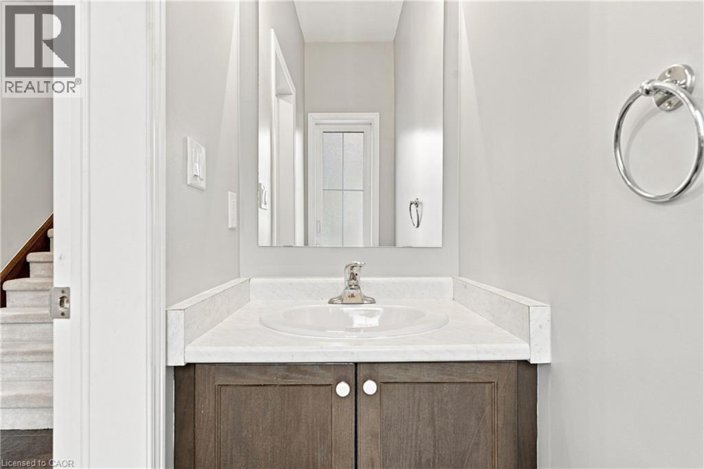 5065 Serena Drive, Beamsville, ON - Indoor Photo Showing Bathroom