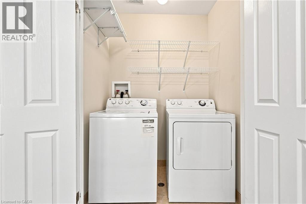 5065 Serena Drive, Beamsville, ON - Indoor Photo Showing Laundry Room