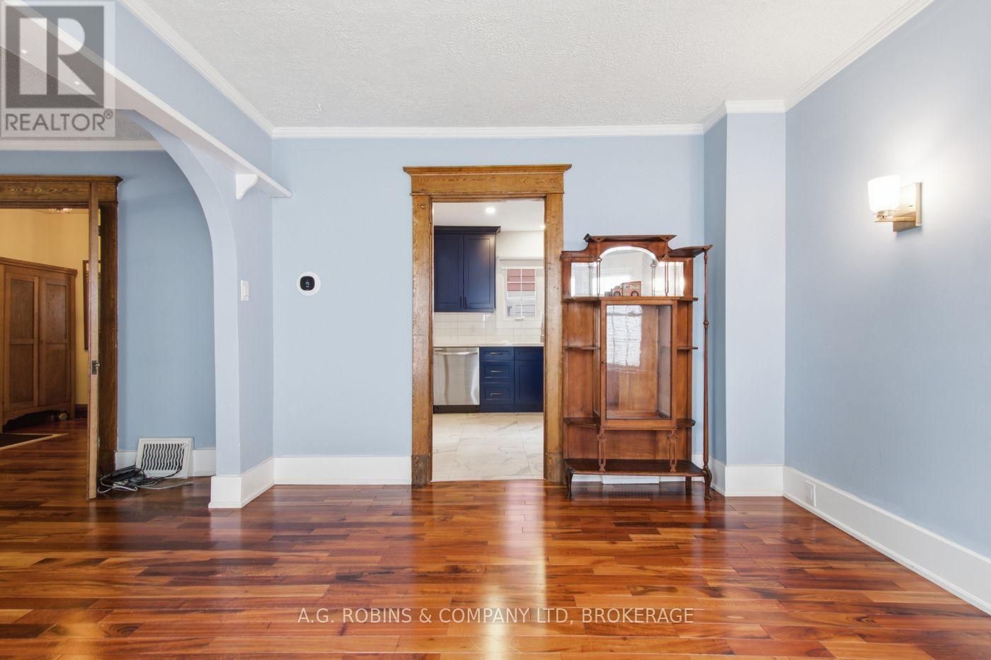 6345 Barker Street, Niagara Falls (Dorchester), ON - Indoor Photo Showing Other Room