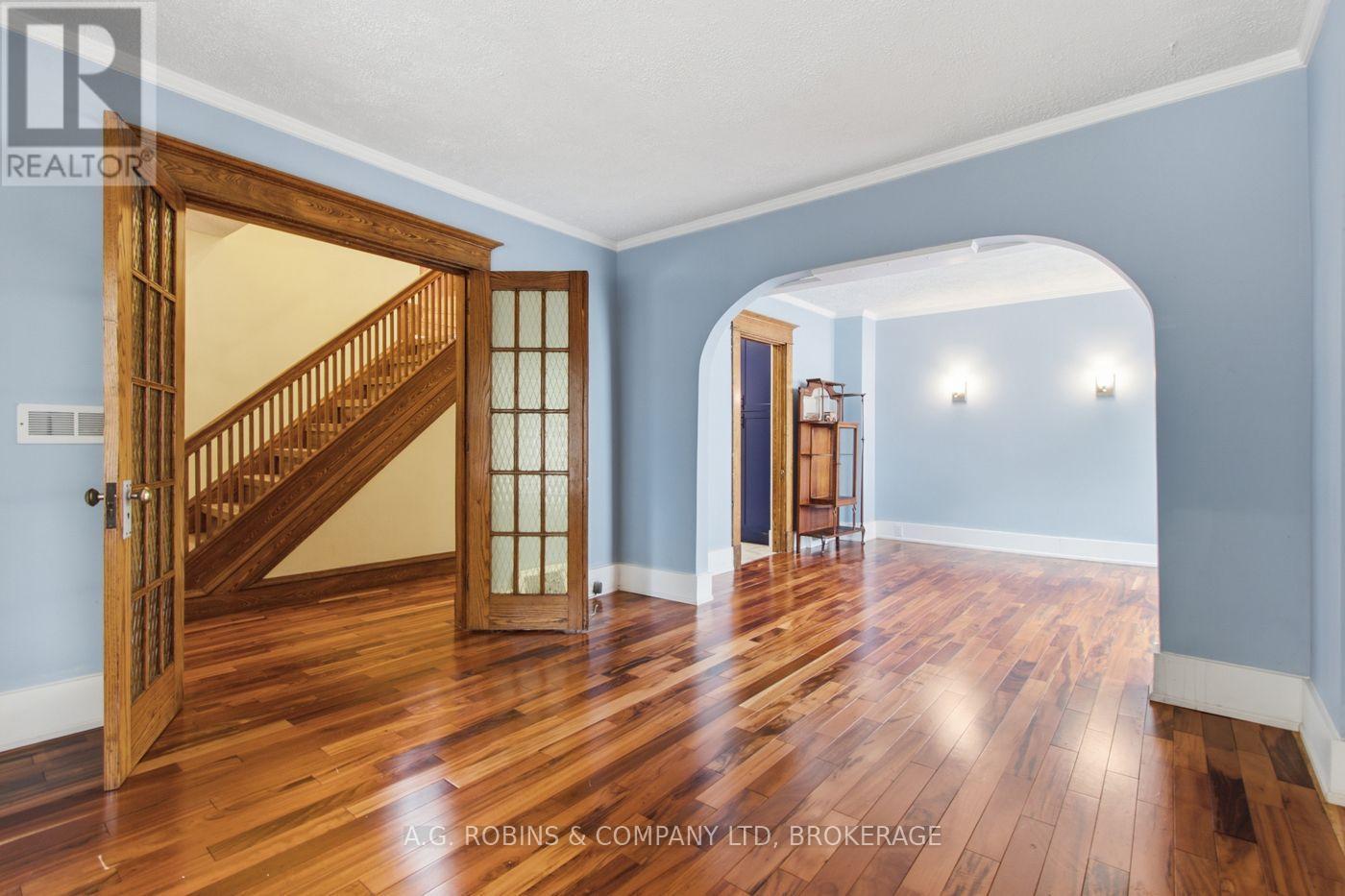 6345 Barker Street, Niagara Falls (Dorchester), ON - Indoor Photo Showing Other Room