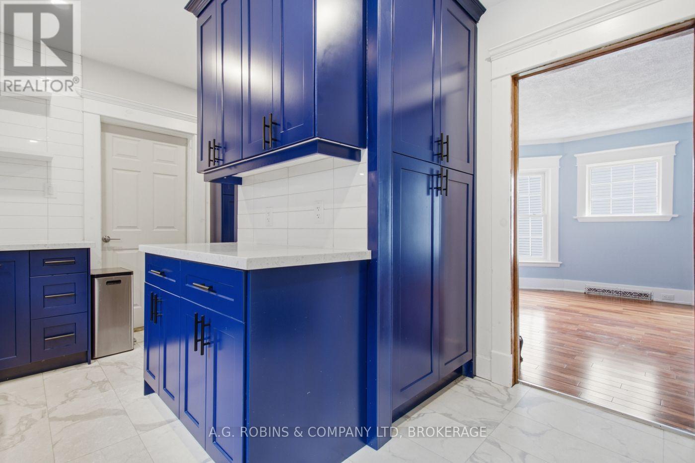 6345 Barker Street, Niagara Falls (Dorchester), ON - Indoor Photo Showing Other Room