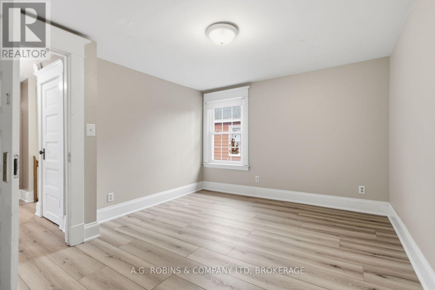 6345 Barker Street, Niagara Falls (Dorchester), ON - Indoor Photo Showing Other Room