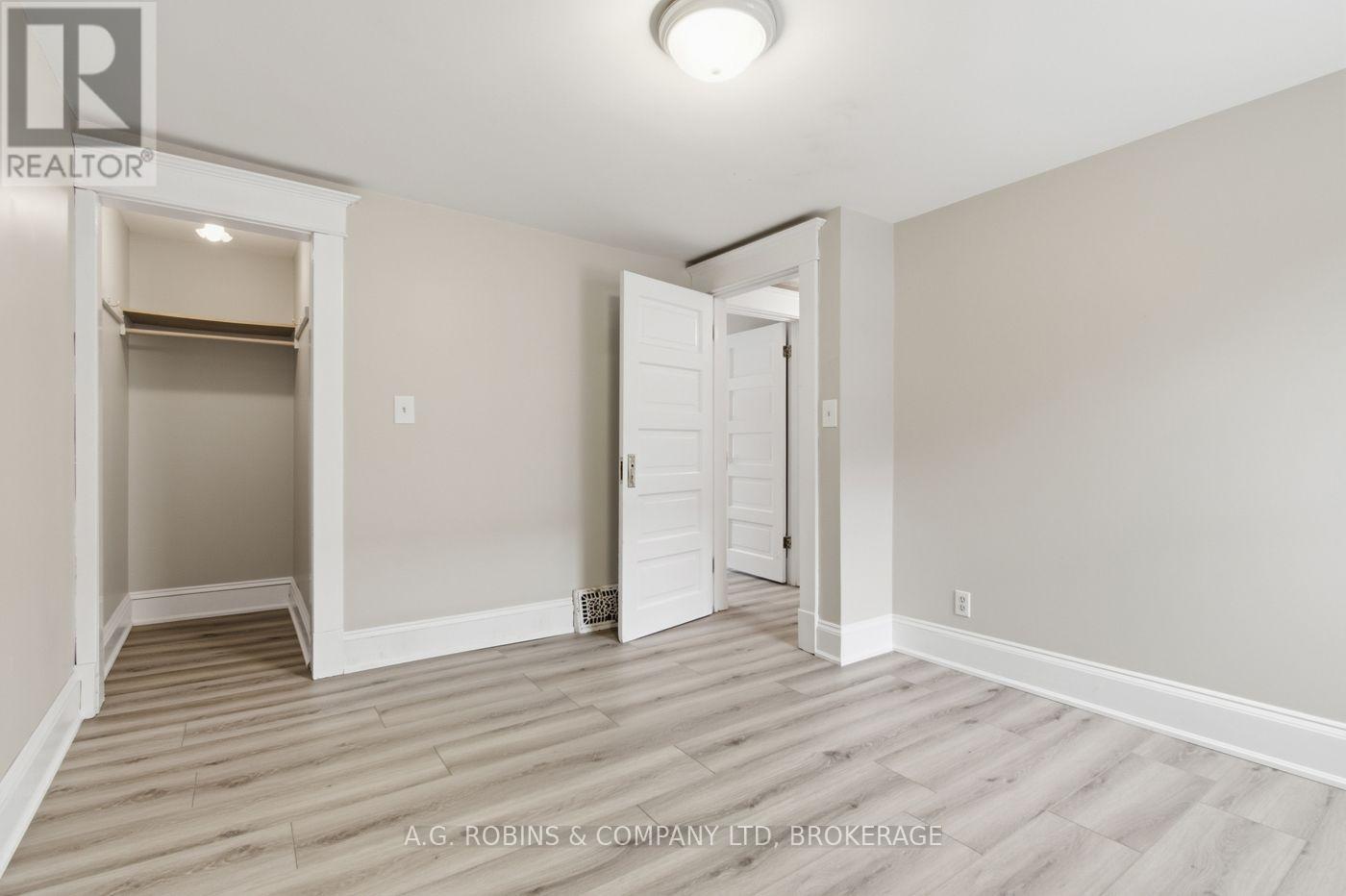 6345 Barker Street, Niagara Falls (Dorchester), ON - Indoor Photo Showing Other Room