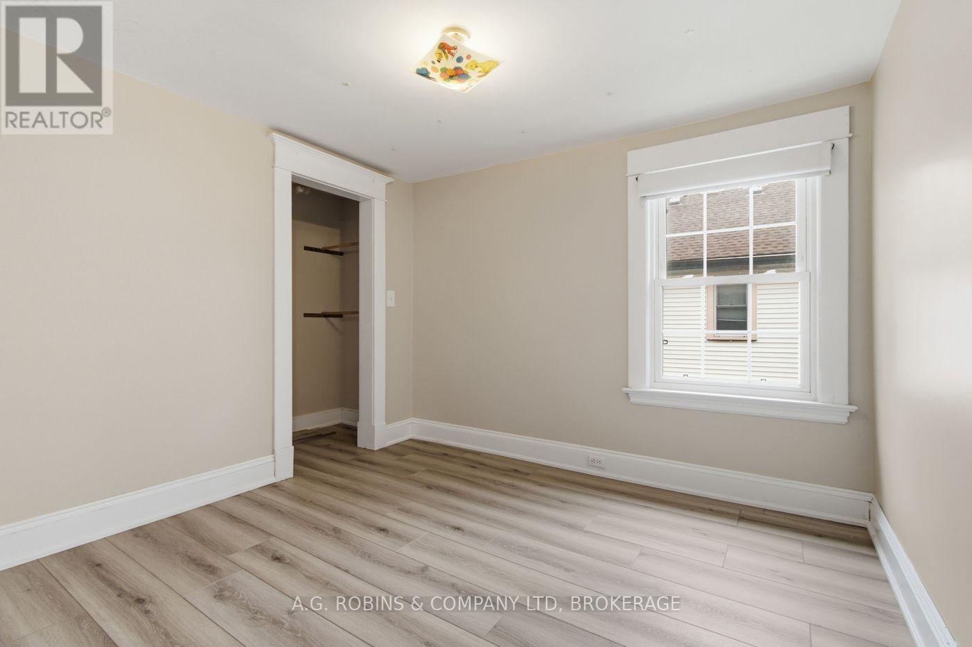 6345 Barker Street, Niagara Falls (Dorchester), ON - Indoor Photo Showing Other Room
