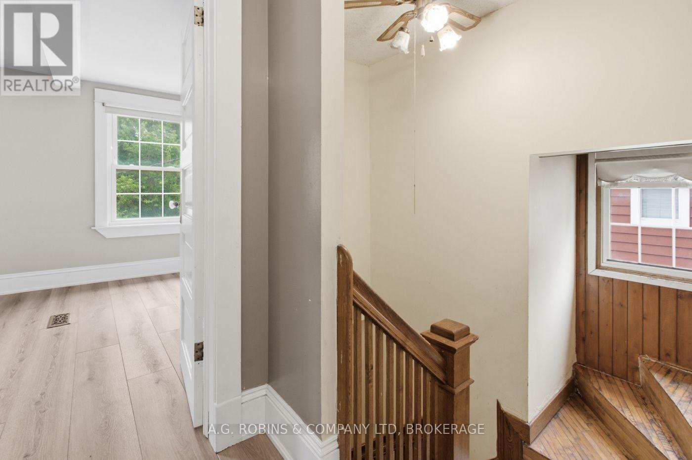 6345 Barker Street, Niagara Falls (Dorchester), ON - Indoor Photo Showing Other Room