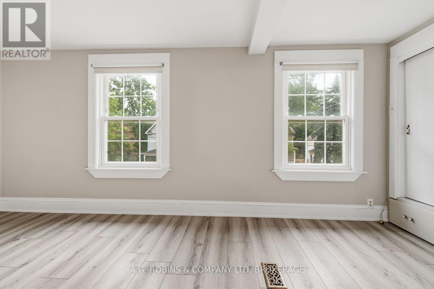 6345 Barker Street, Niagara Falls (Dorchester), ON - Indoor Photo Showing Other Room