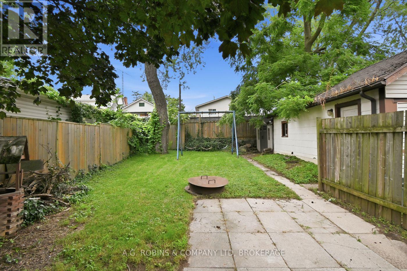 6345 Barker Street, Niagara Falls (Dorchester), ON - Outdoor