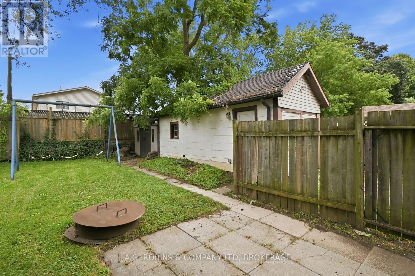 6345 Barker Street, Niagara Falls (Dorchester), ON - Outdoor