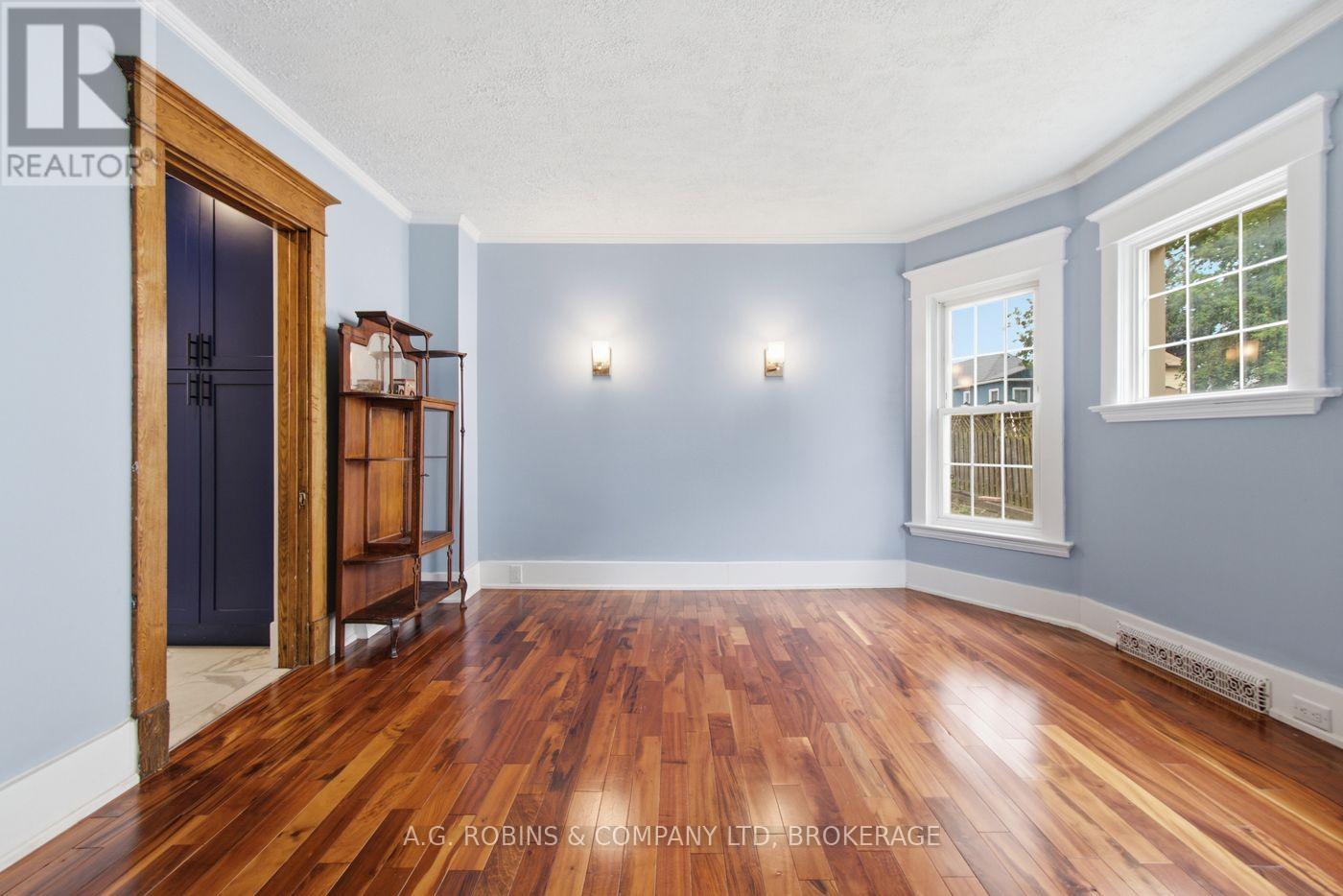 6345 Barker Street, Niagara Falls (Dorchester), ON - Indoor Photo Showing Other Room