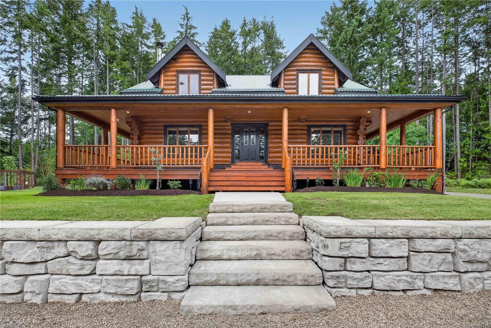 1258 Barr Dr, Merville, BC