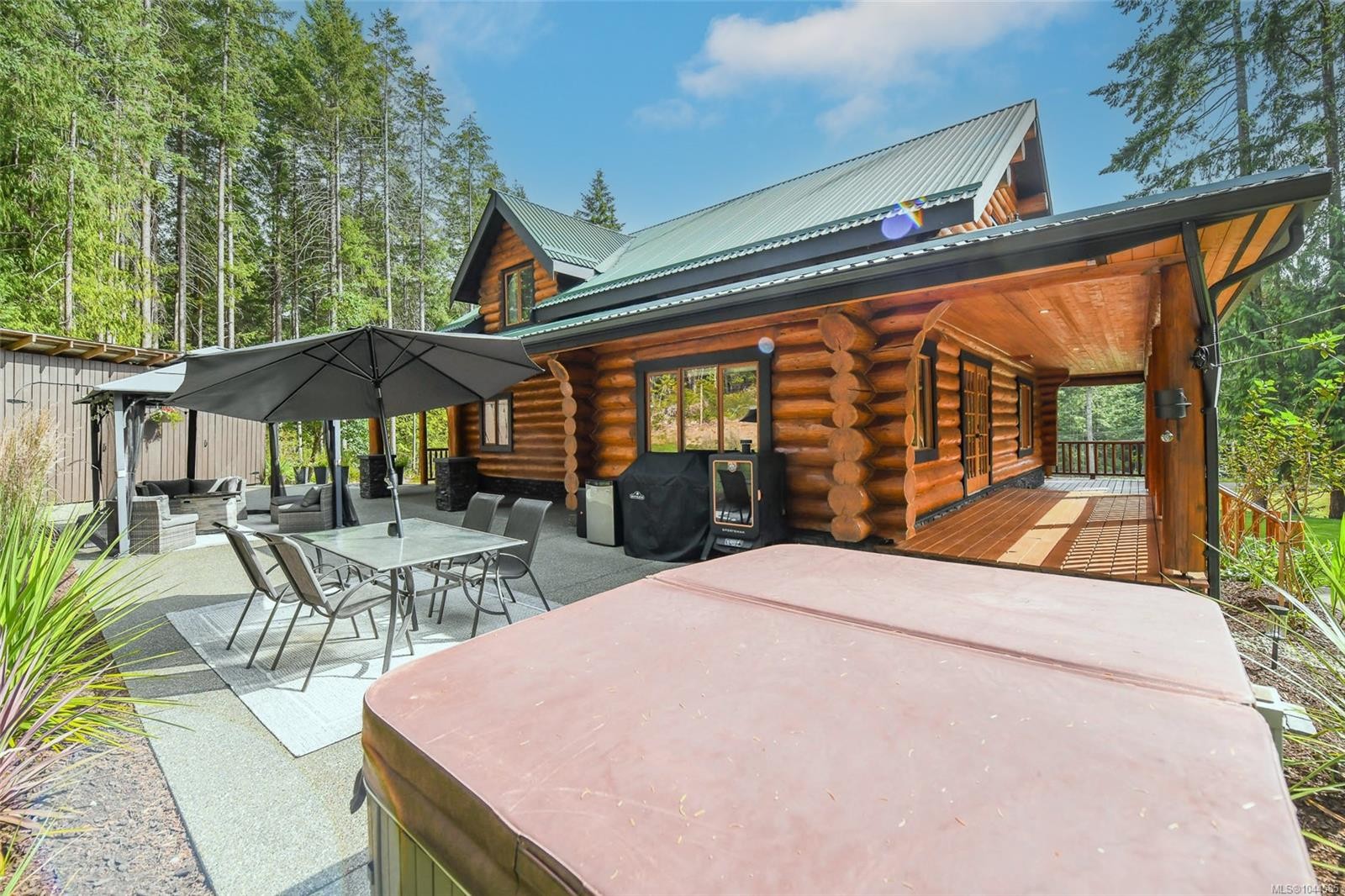 1258 Barr Dr, Merville, BC