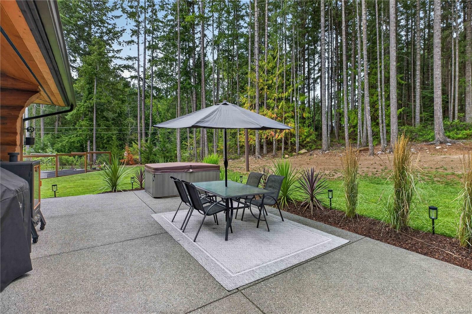 1258 Barr Dr, Merville, BC