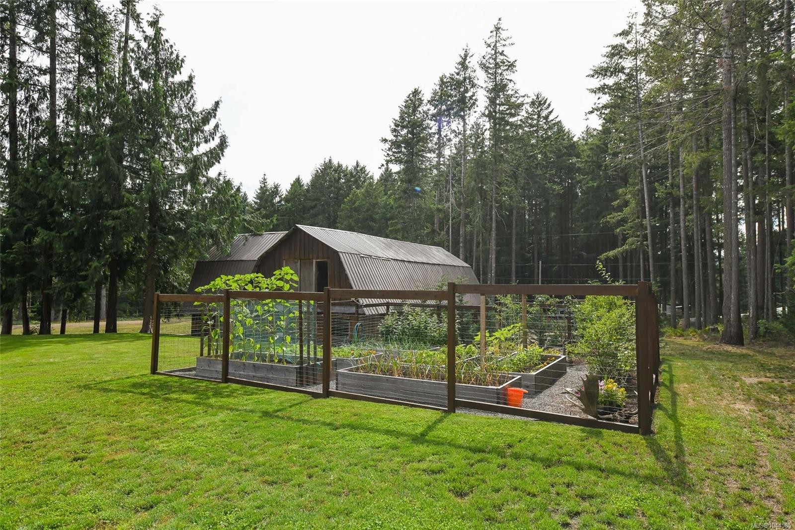 1258 Barr Dr, Merville, BC