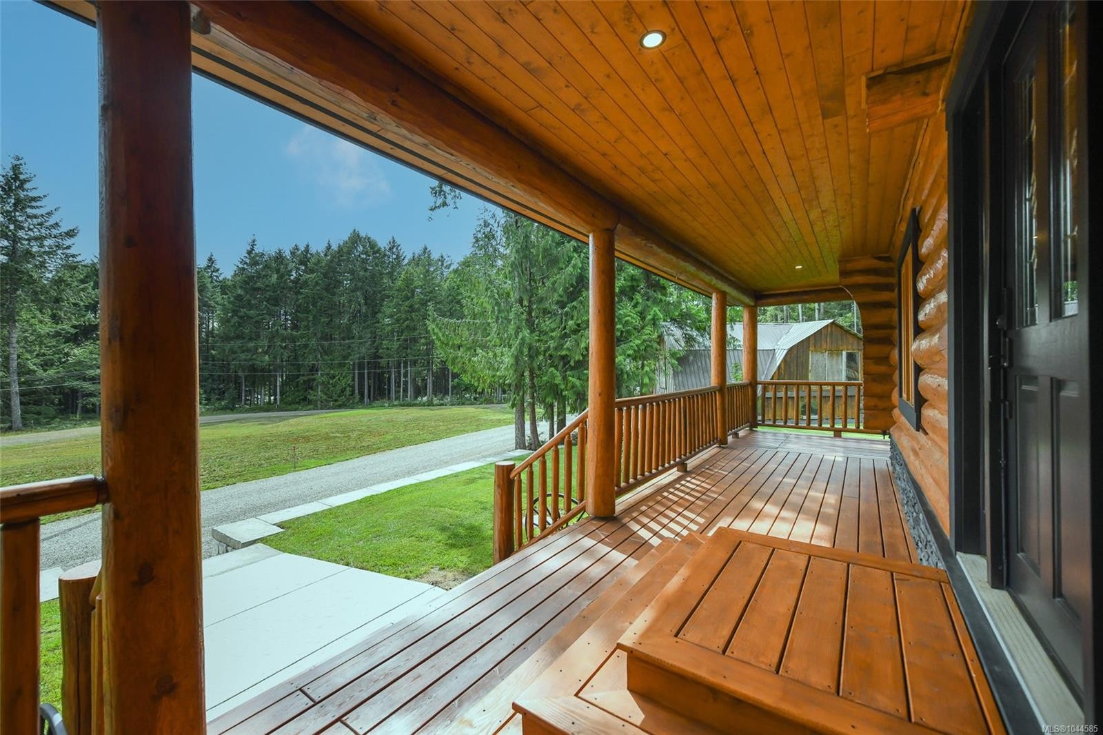 1258 Barr Dr, Merville, BC