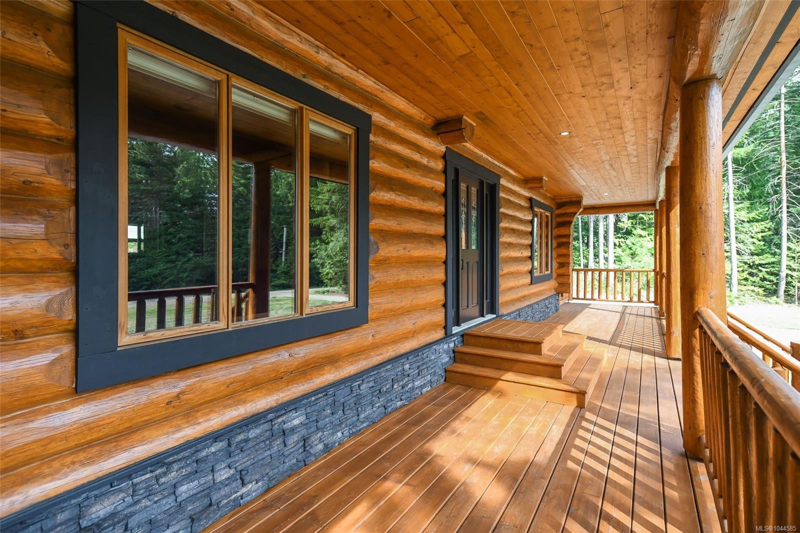 1258 Barr Dr, Merville, BC