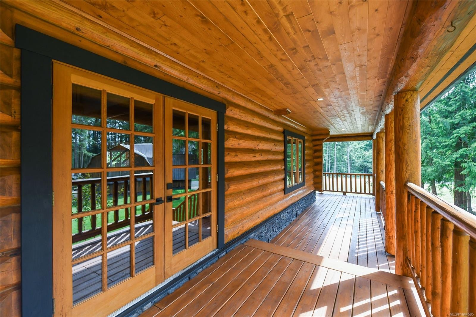 1258 Barr Dr, Merville, BC