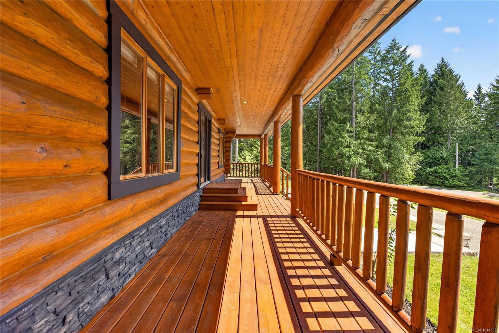 1258 Barr Dr, Merville, BC
