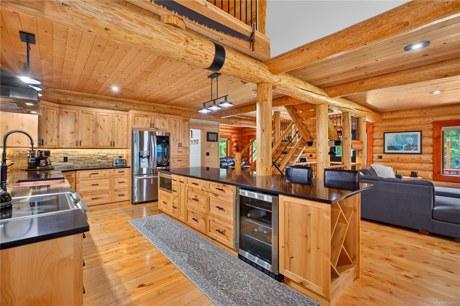 1258 Barr Dr, Merville, BC