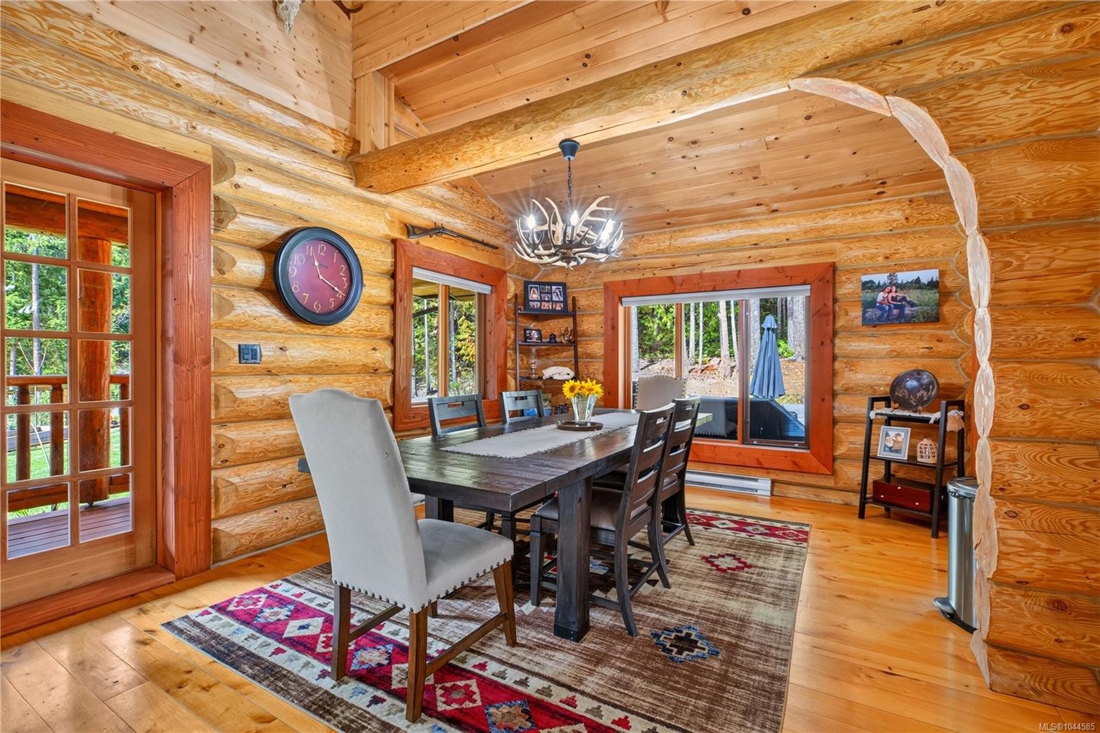 1258 Barr Dr, Merville, BC