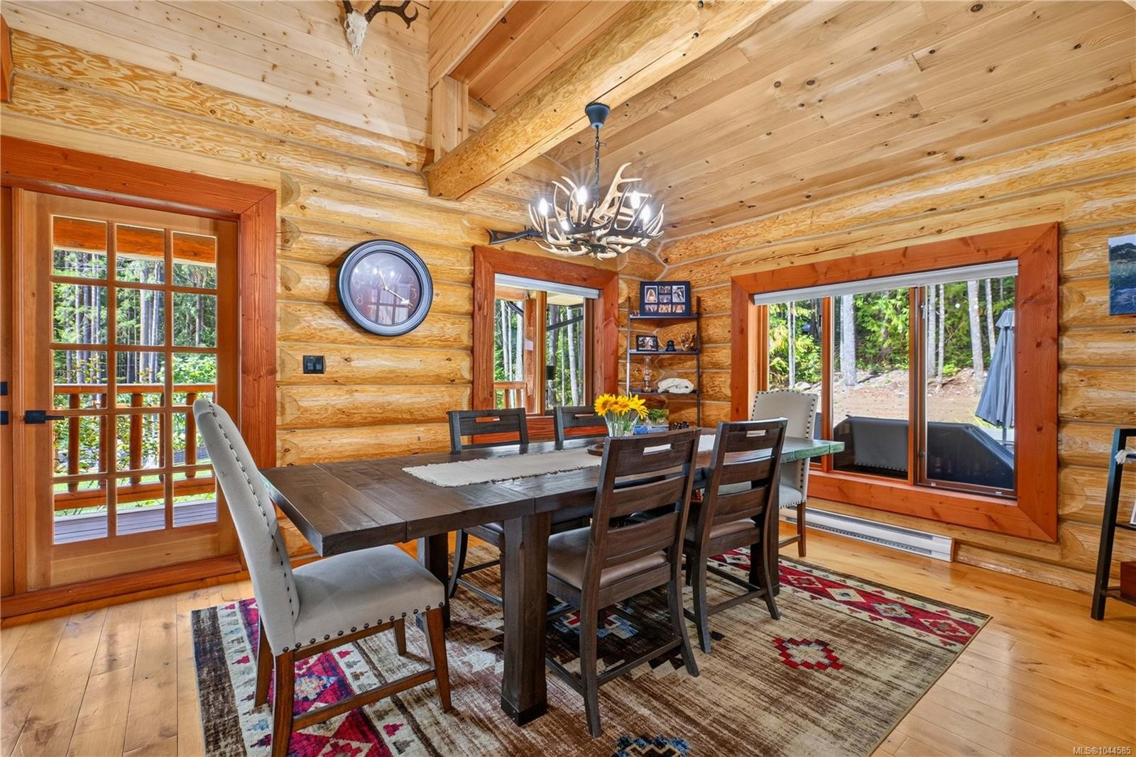 1258 Barr Dr, Merville, BC