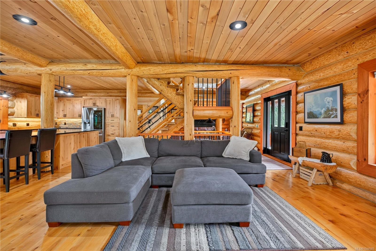1258 Barr Dr, Merville, BC