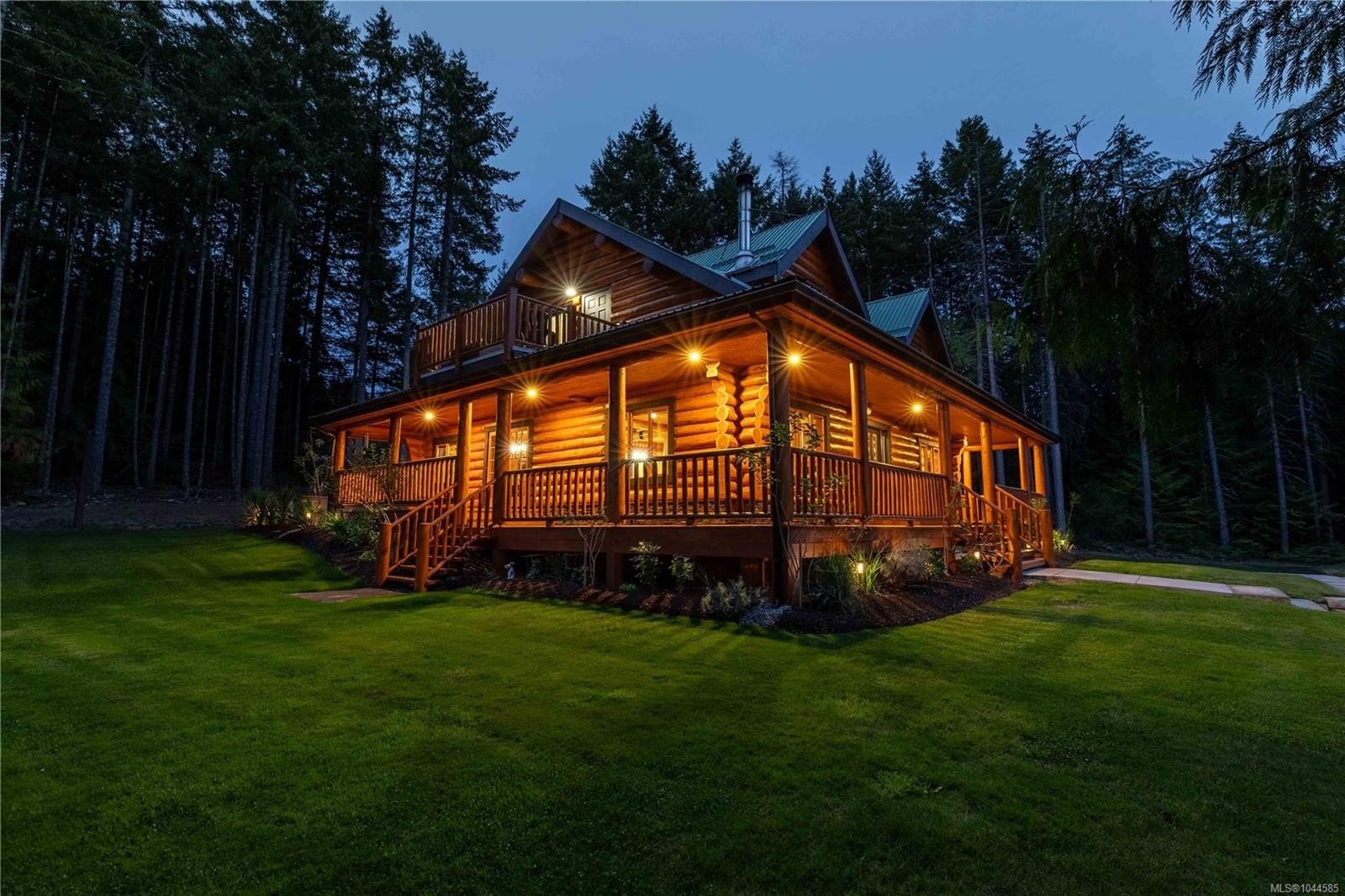 1258 Barr Dr, Merville, BC