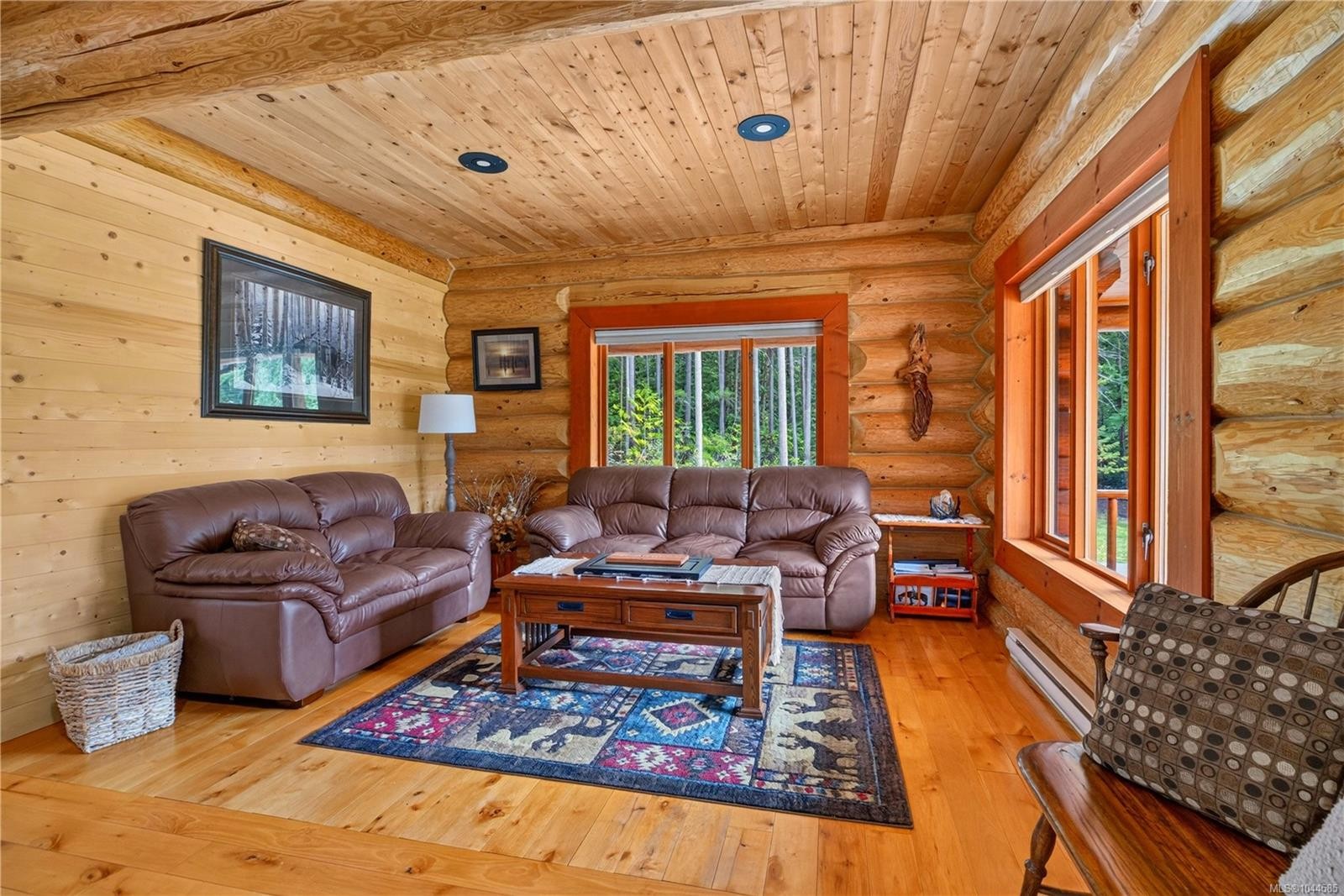 1258 Barr Dr, Merville, BC