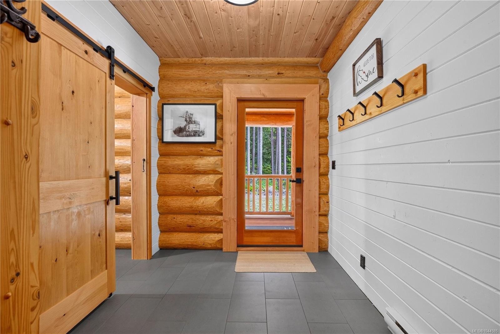 1258 Barr Dr, Merville, BC