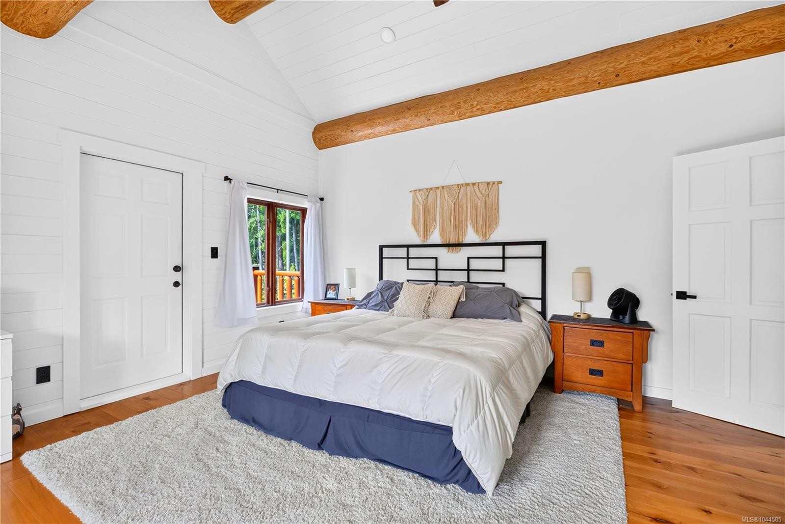 1258 Barr Dr, Merville, BC
