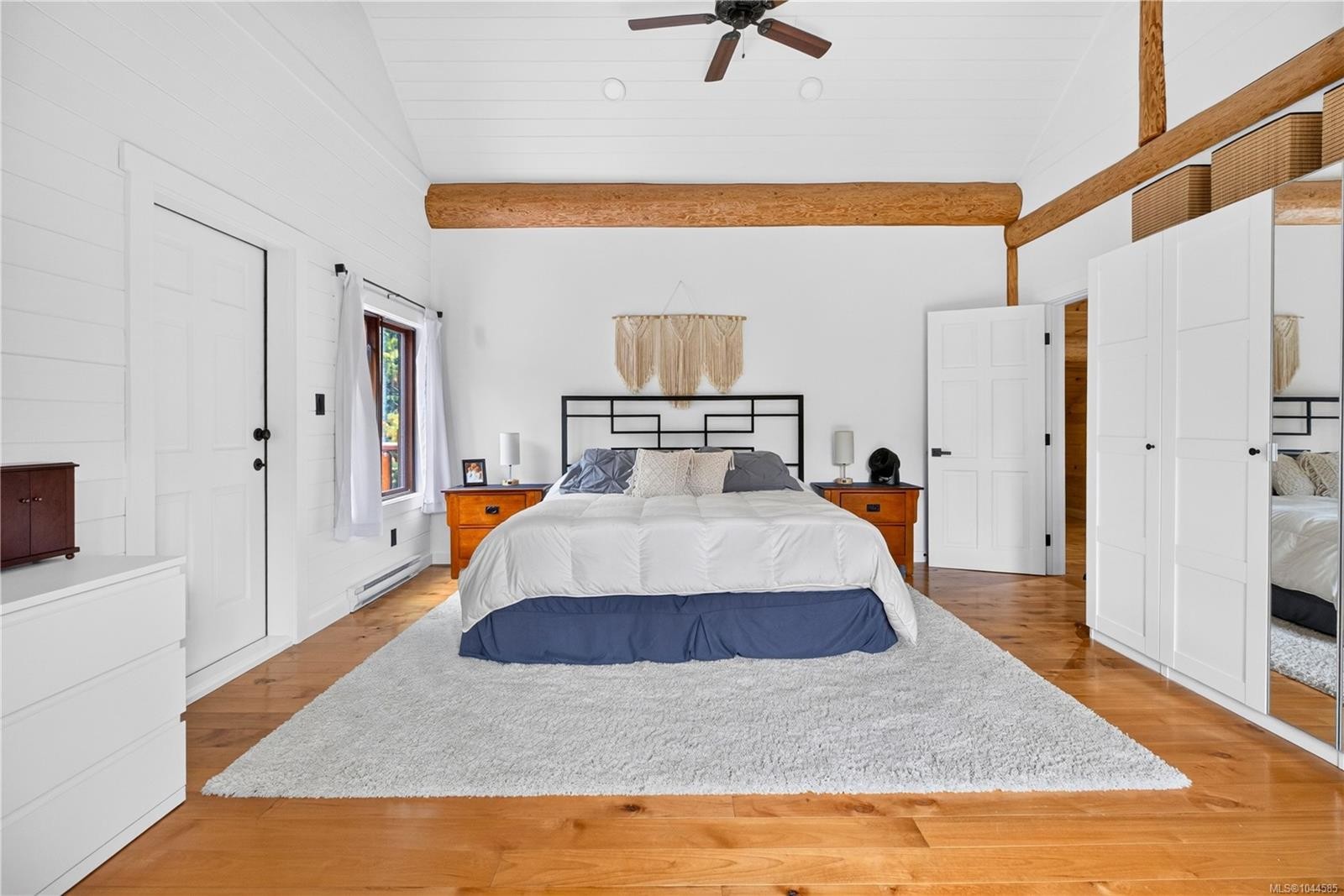 1258 Barr Dr, Merville, BC