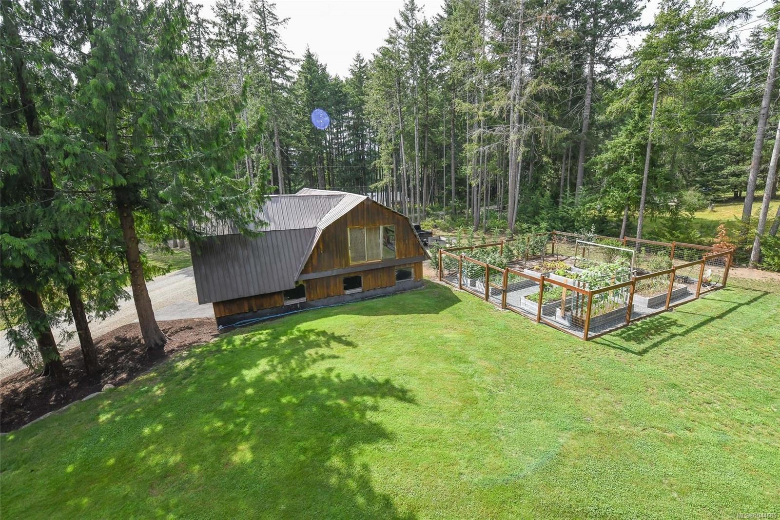 1258 Barr Dr, Merville, BC
