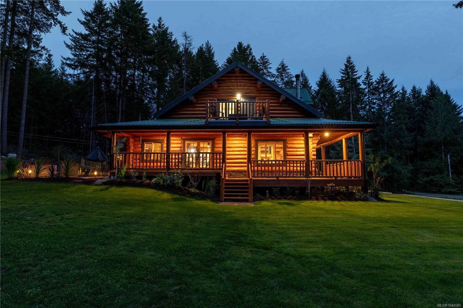 1258 Barr Dr, Merville, BC
