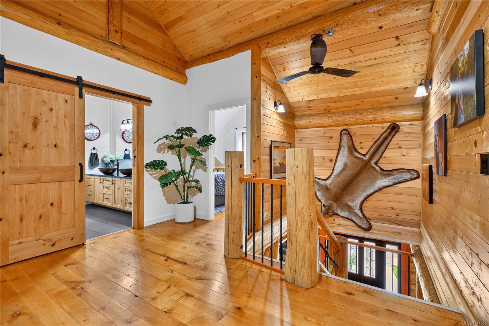 1258 Barr Dr, Merville, BC