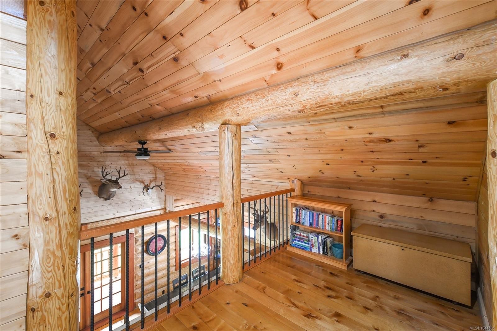 1258 Barr Dr, Merville, BC